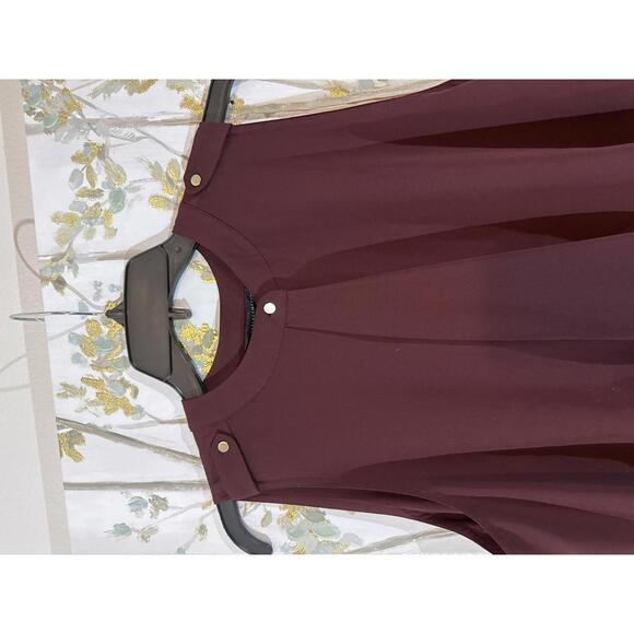 White House Black Market Sleeveless  Blouse in Burgundy LP - Picture 6 of 9